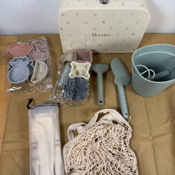 Moonkie Baby Toy Gift Set Beach Sand Toys Pail Molds Shovel Rake Net Bag Tote - Picture 3 of 7